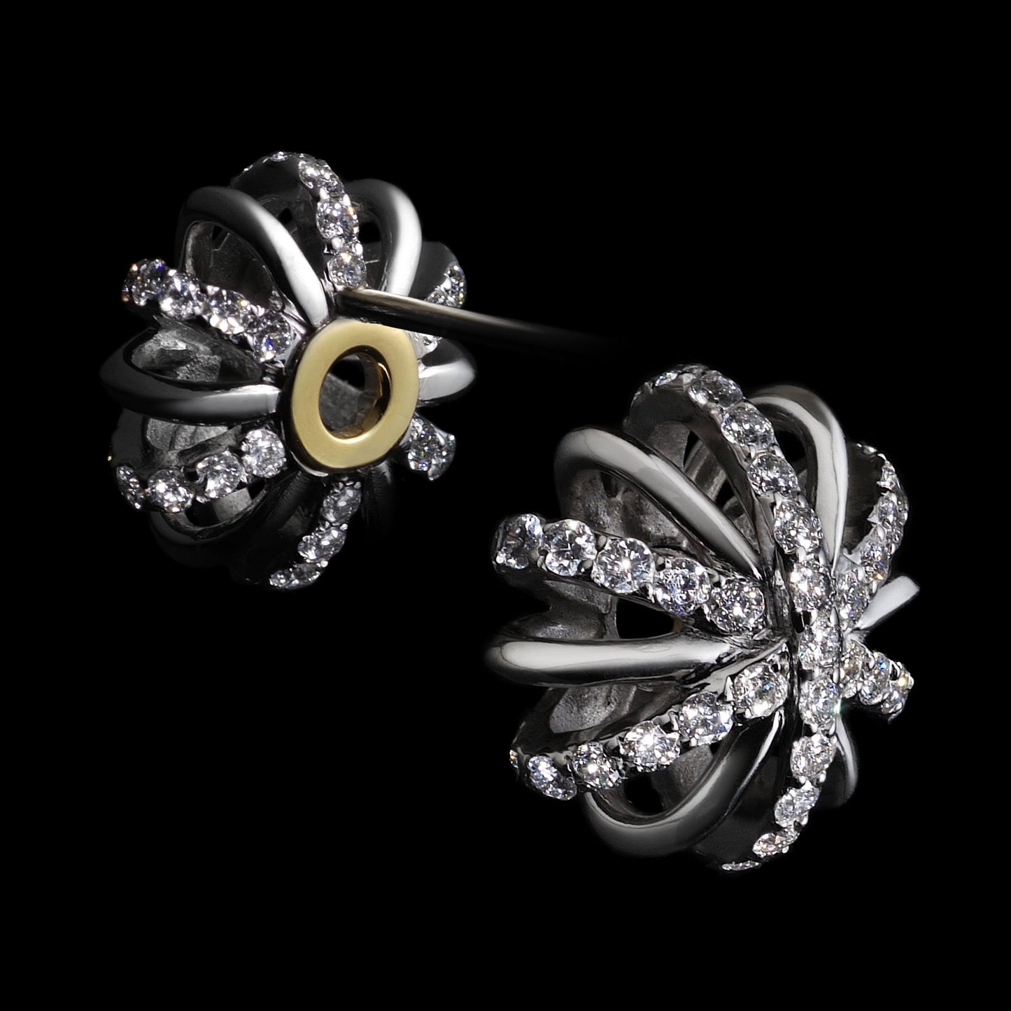 
                  
                    Keri Russel As Seen Wearing Large Platinum Diamond Snowflake Earrings - Alexandra Mor online
                  
                