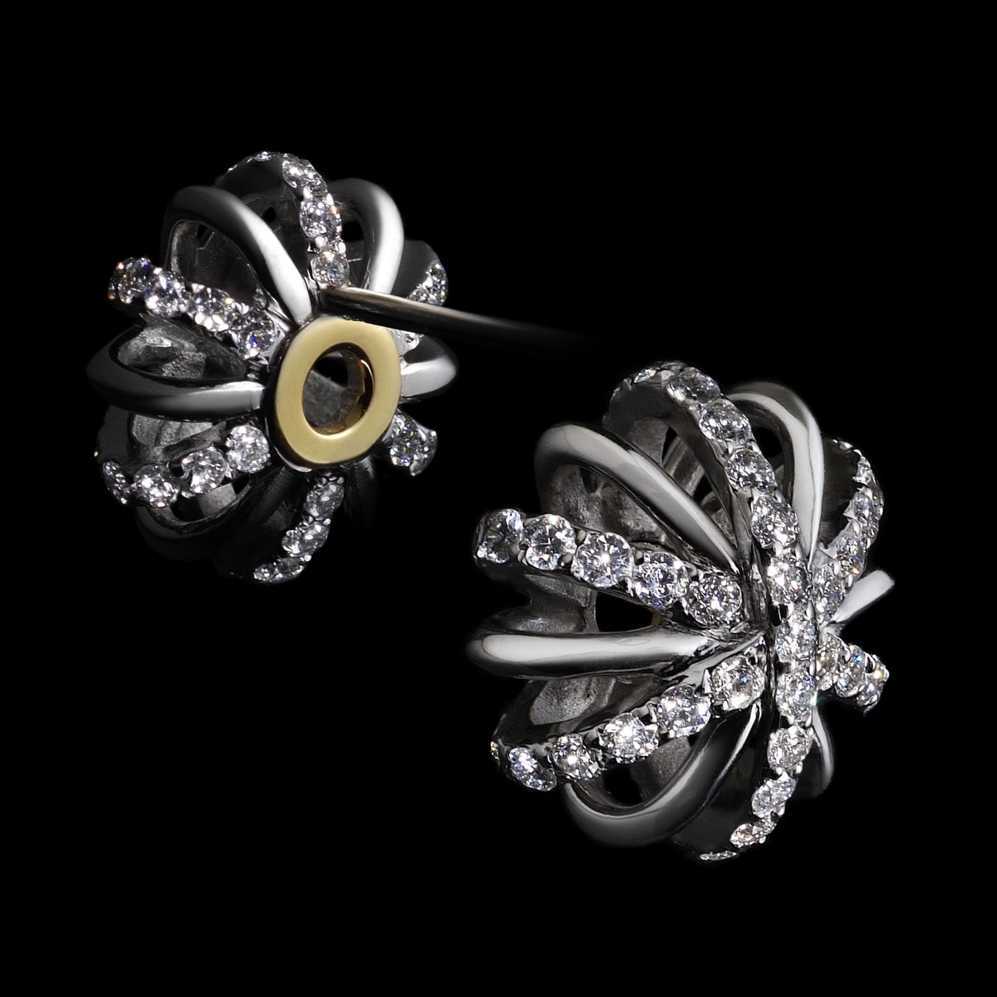 
                  
                    Lupita Nyongo As Seen Wearing Large Platinum Diamond Snowflake Earrings - Alexandra Mor online
                  
                
