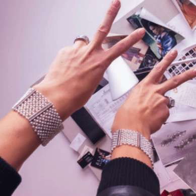 
                  
                    A Pair of Cuffs Pearl Mesh & Diamond - Alexandra Mor online
                  
                