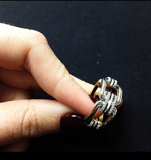
                  
                    Flexible Chain-Link & Diamond Ring
                  
                